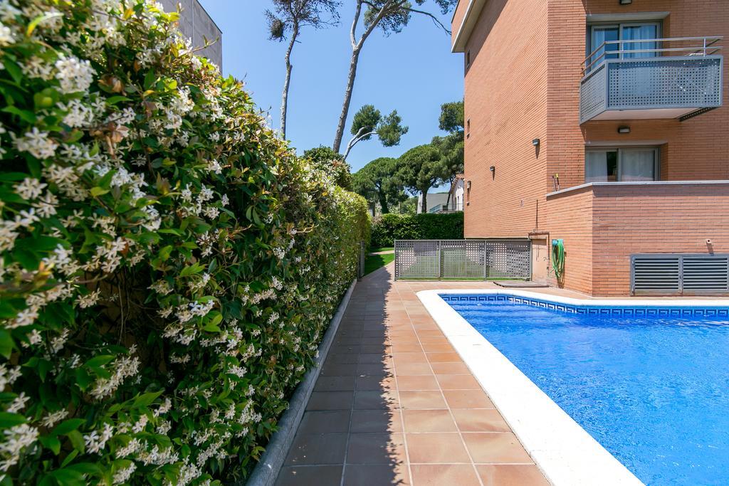 Aparthotel Bardon Castelldefels Zewnętrze zdjęcie