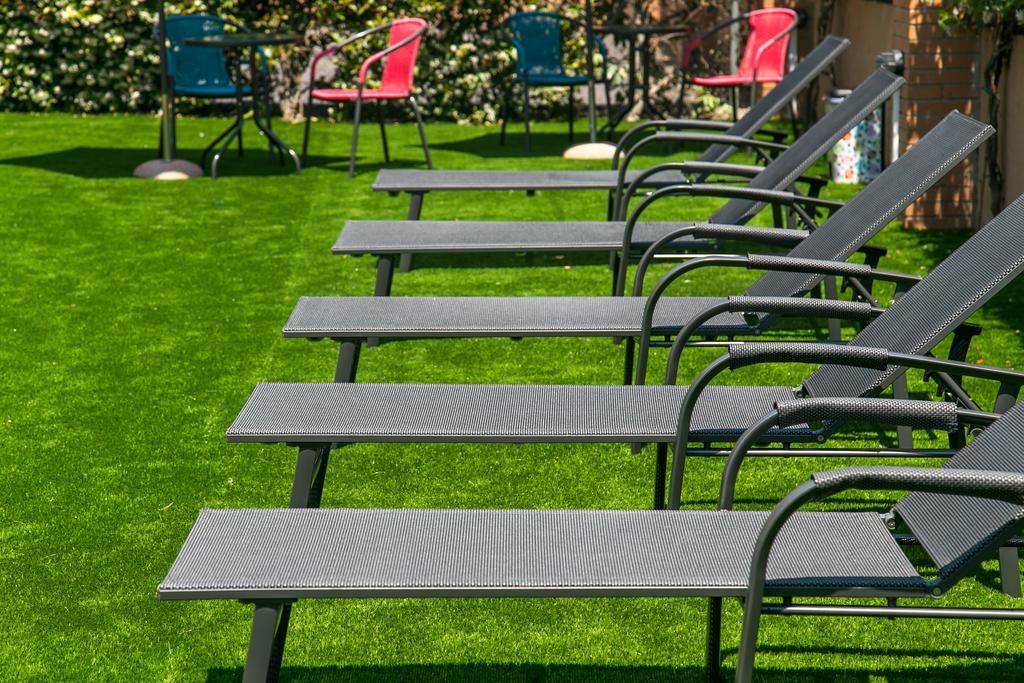 Aparthotel Bardon Castelldefels Zewnętrze zdjęcie