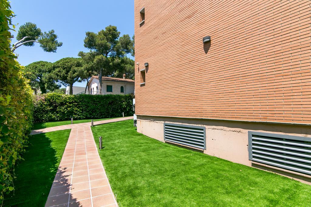 Aparthotel Bardon Castelldefels Zewnętrze zdjęcie