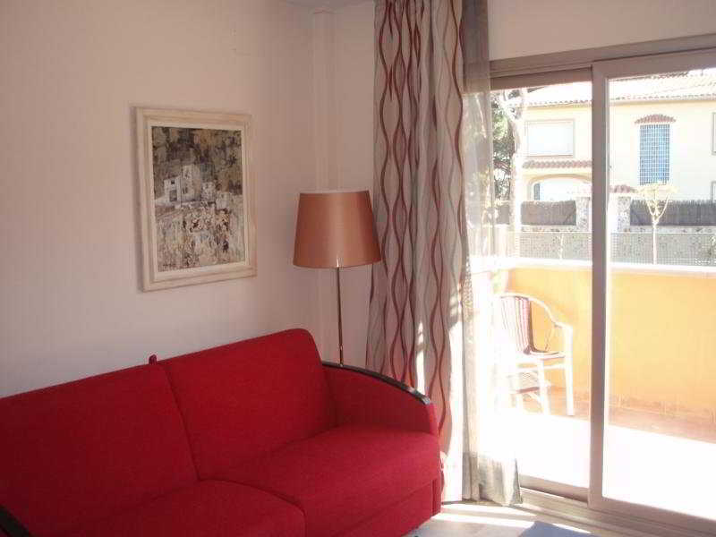 Aparthotel Bardon Castelldefels Zewnętrze zdjęcie