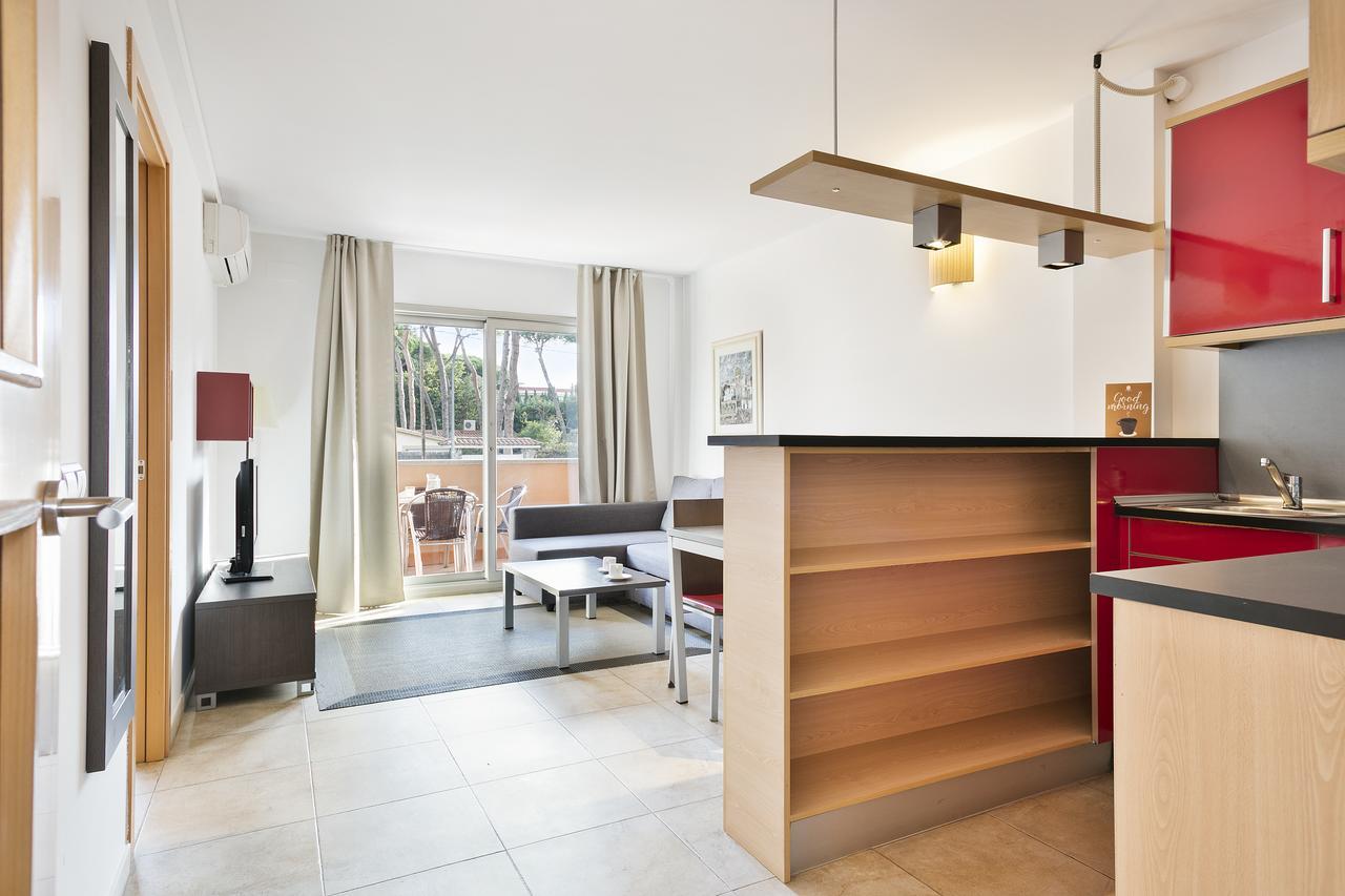 Aparthotel Bardon Castelldefels Zewnętrze zdjęcie