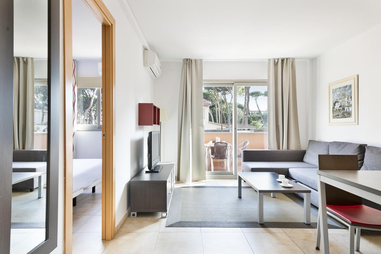 Aparthotel Bardon Castelldefels Zewnętrze zdjęcie