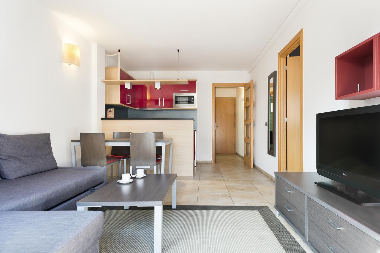 Aparthotel Bardon Castelldefels Zewnętrze zdjęcie